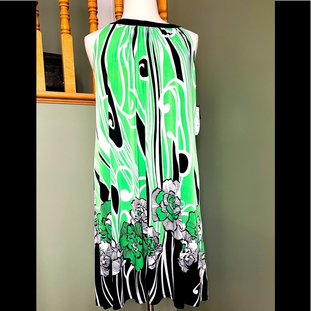 NWT - Robbie Bee Patterned Dress in black, green and white.